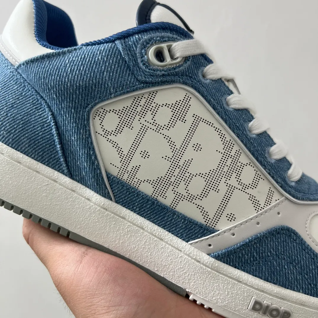 👟👟Ex-factory price 560👟👟 Men's size +10 Dior B27 series ✨2024 upgraded version purchasing agent grade ✨Super🔥sports shoes👫couple shoes. The high version 1:1 adopts oil edge lasting technology, the fabric is imported first-layer cowhide + high-tech fabric, and the inner cowhide + customized lining. TPU original engraved outsole. More than 30 colors of high-soled boots are available. Size: 35-42 for women and 38-46 for men. Bosses are welcome to compare...